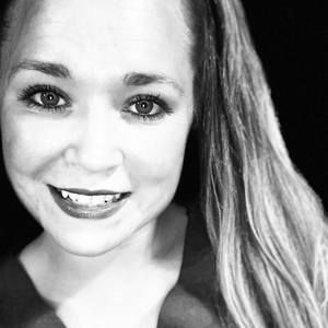 Meet your Posher, Courtney